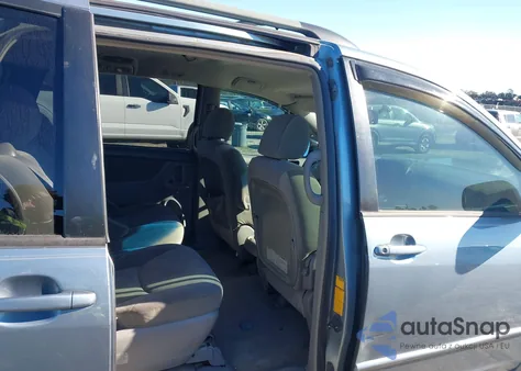 2005 Toyota Sienna Le z USA, uszkodzony, nr VIN 5TDZA23C55S294196